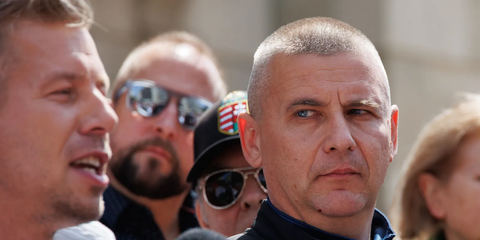 Zárt ajtók mögött beimserte Magyar Péter - videó