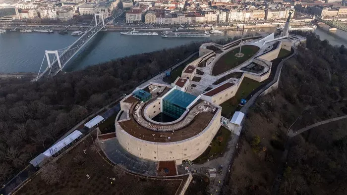 Orbán Viktor: sötét felhők közelednek Magyarország felé