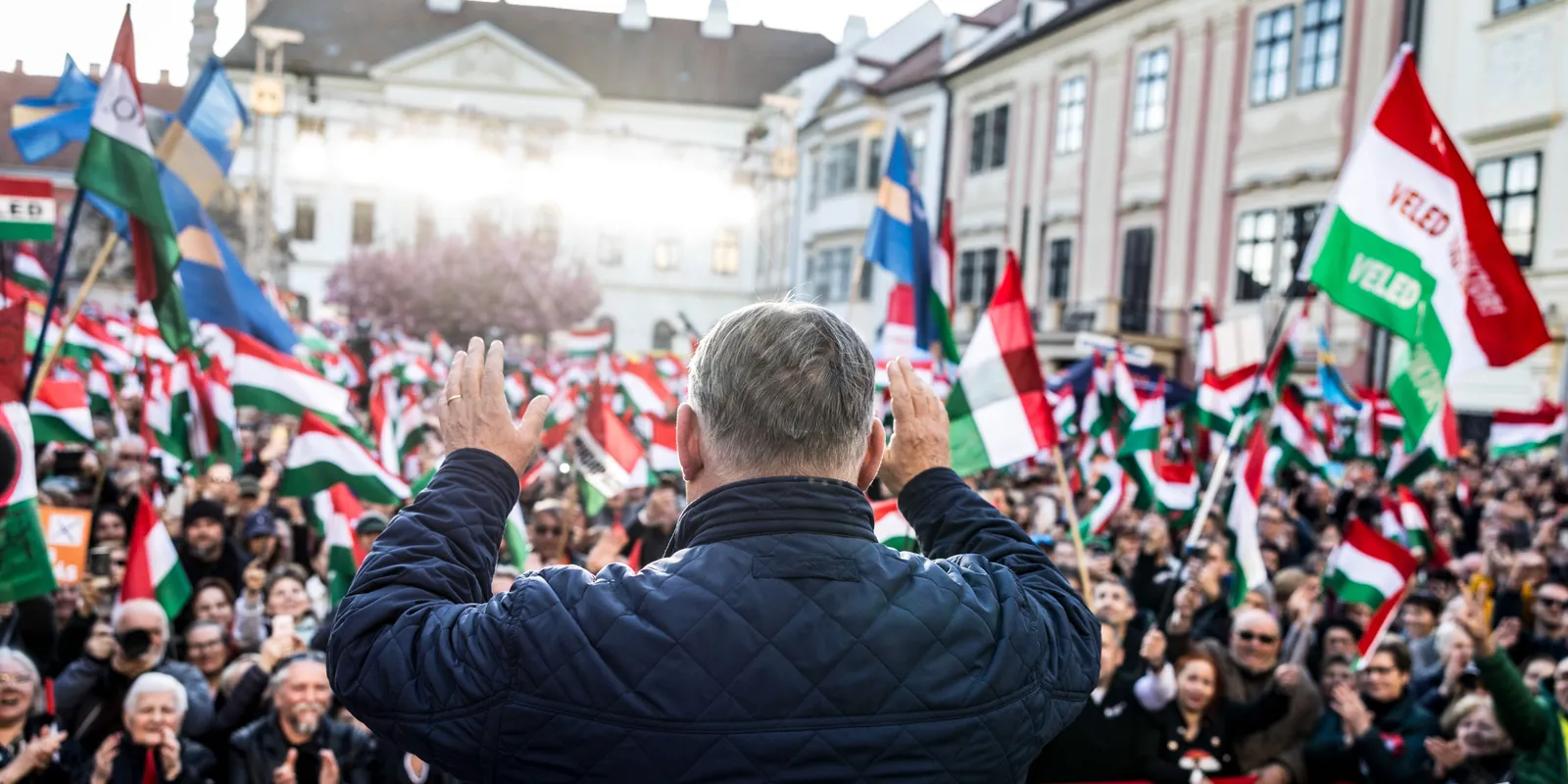 Orbán Viktort szabályosan szétszedte a tömeg Sopronban