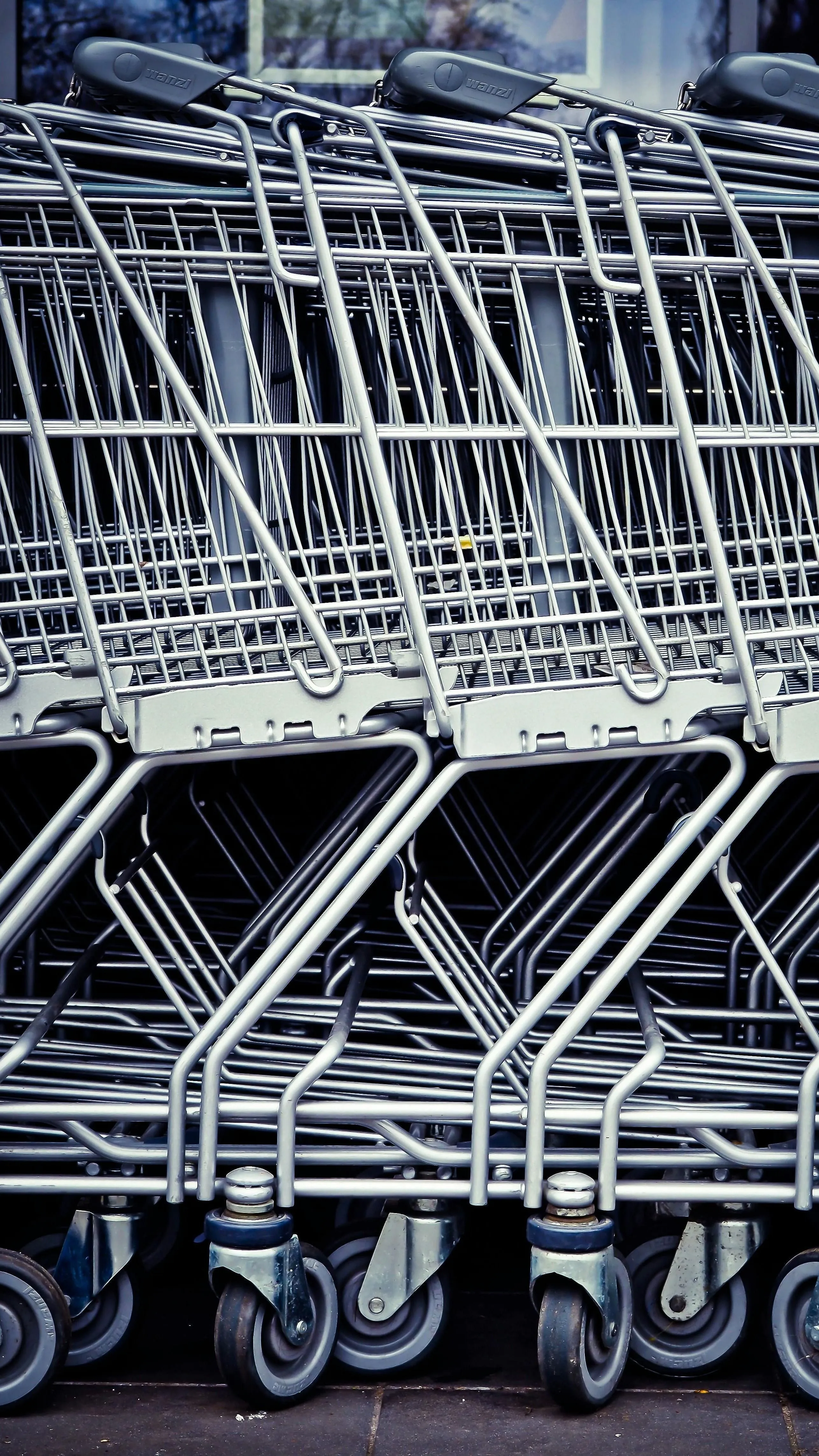 24 óra egy bevásárlókocsival a hátadon: ez az őrült rekordkísérlet minden képzeletet felülmúl