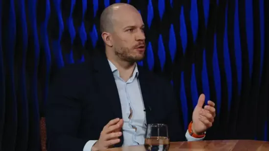 Pálinkás Szilveszter egy divatkatona, csak szerepelni akar – Videó