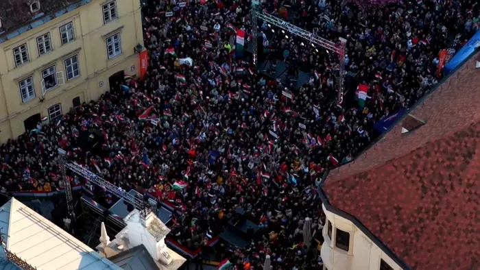 Brutális, milyen üdvrivalgással fogadták Orbán Viktort