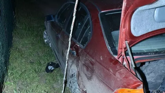 Felgyorsult a kocsival és a rendőrök felé indult