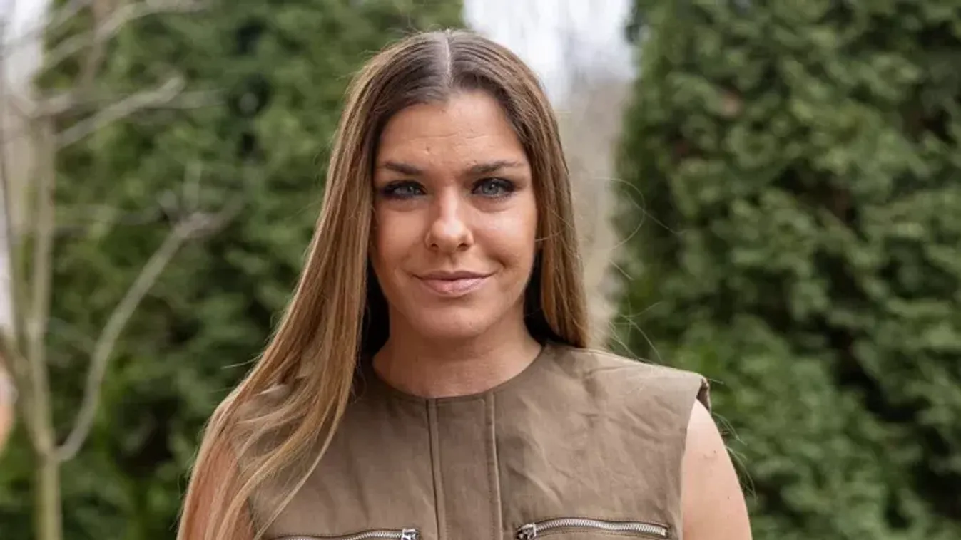 Dér Heni: "Biztonságos, békés jövőt"