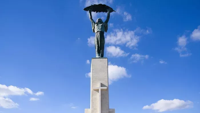 Már gyülekezik a tömeg a Citadellánál