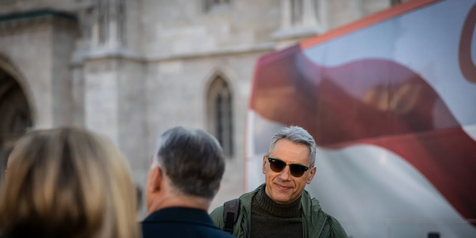 Lázár János: Ki kell maradnunk a háborúból!