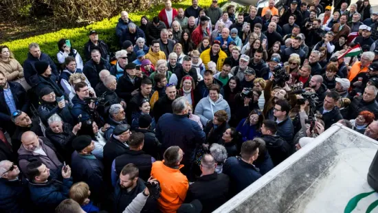 Egyetlen nap alatt egymillió kézfogás!