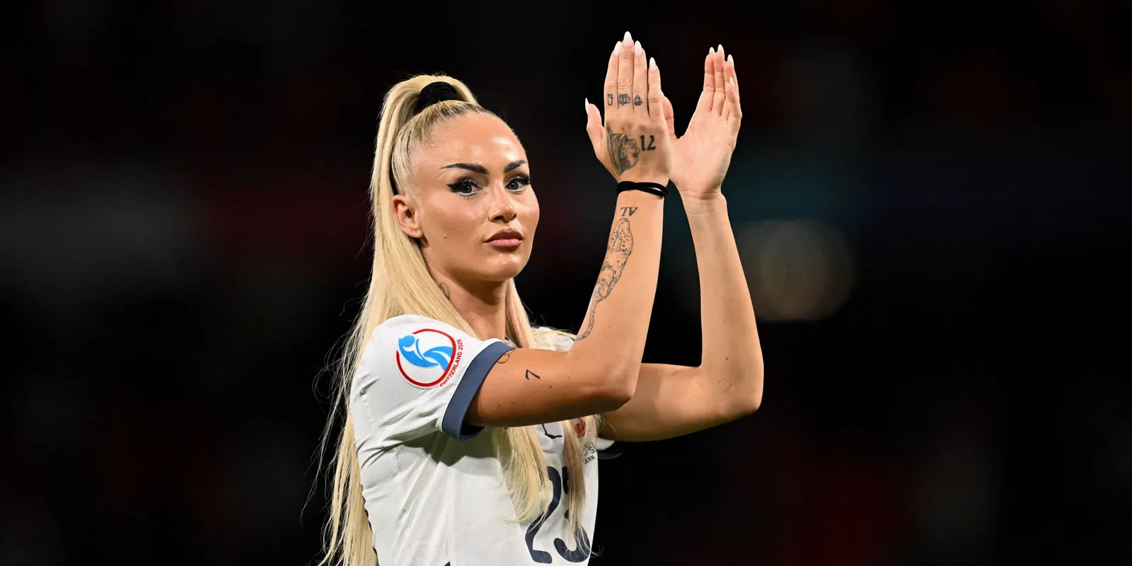 Vigaszra lelt a szexibb focistacsaj, Alisha Lehmann