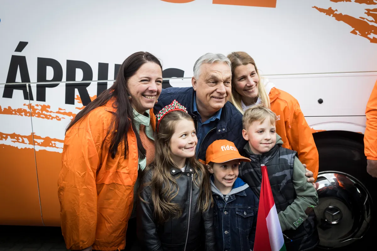 Orbán Viktor országjárásán. 