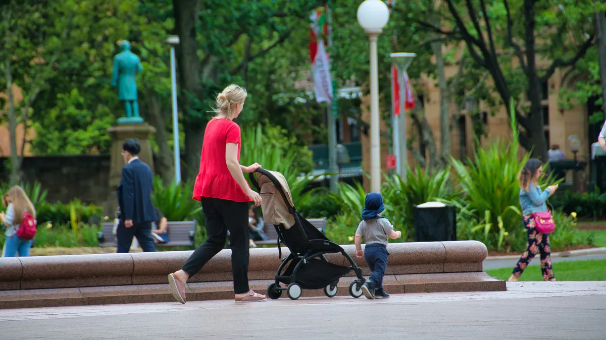 A hős édesanya utolsó tetteként arráb lökte a babakocsiban fekvő gyermekét