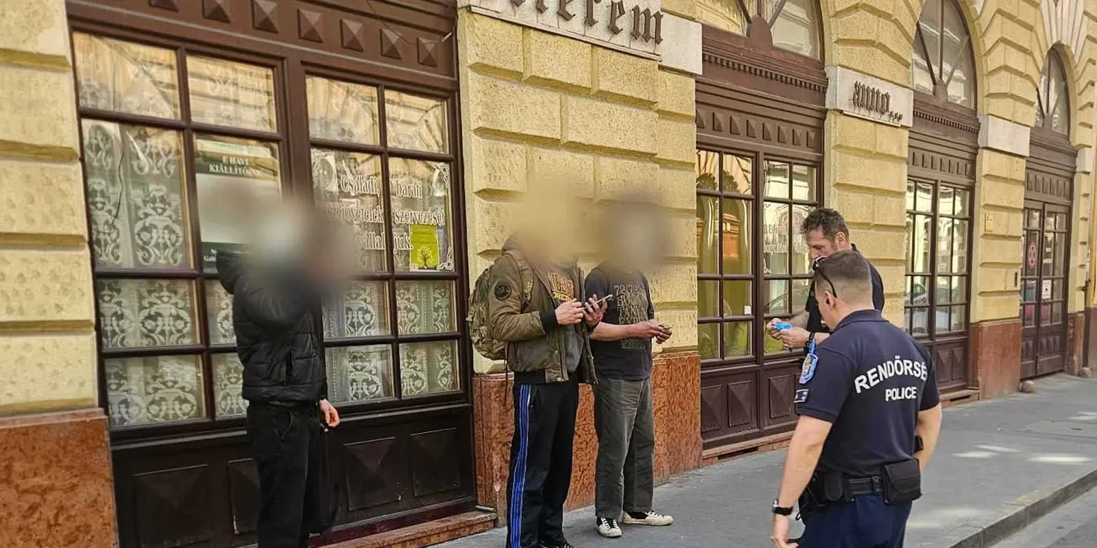 Kilenc vevő bukott le egy razzián a belvárosban - Fotó