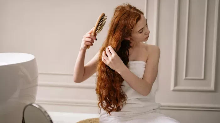 Több haj marad a fésűben, mint a fejeden? Nem vagy egyedül!