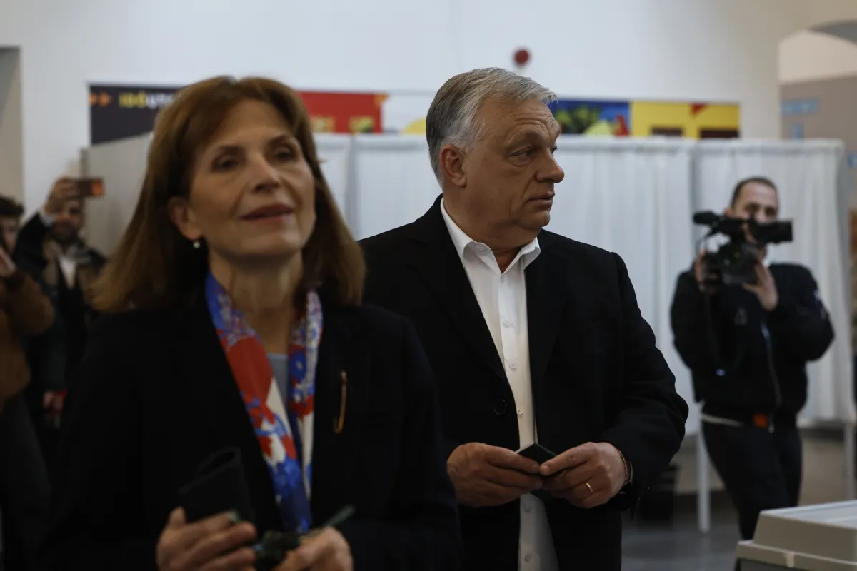 Orbán Viktor szavaz