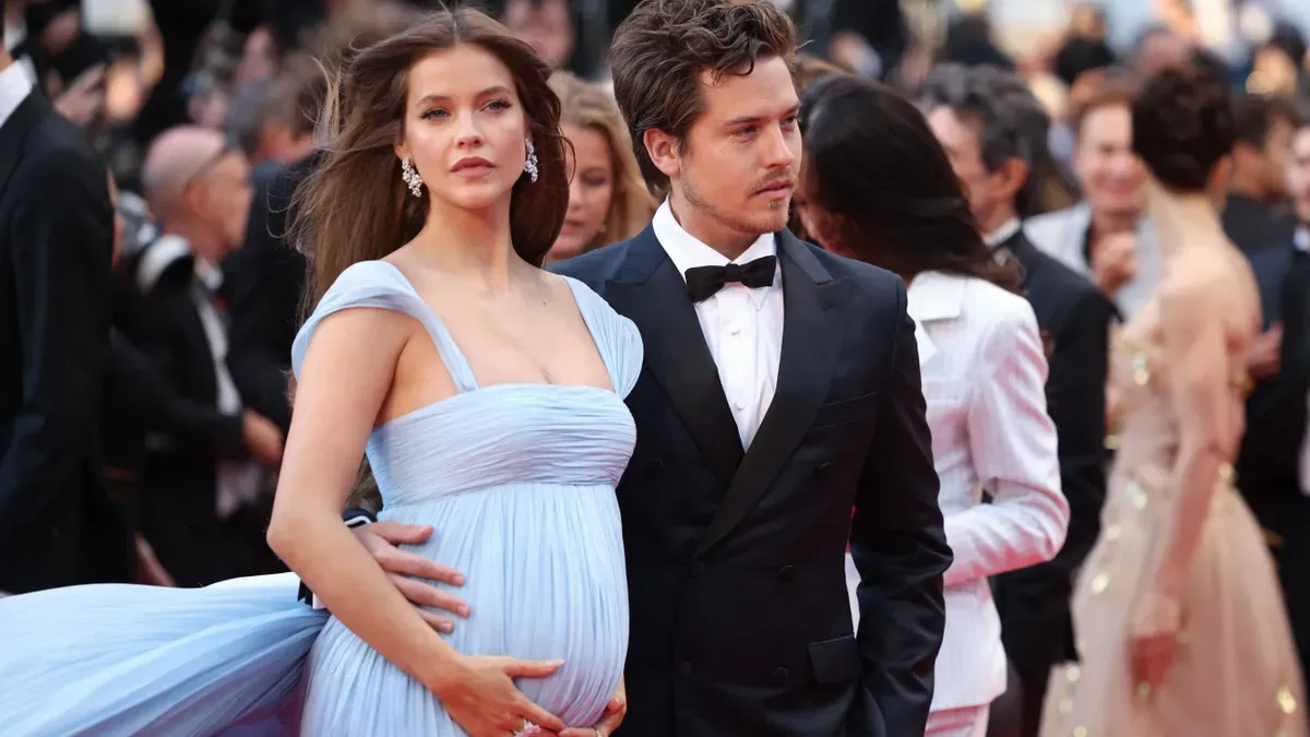Palvin Barbi és Dylan Sprouse első gyermeküket várják