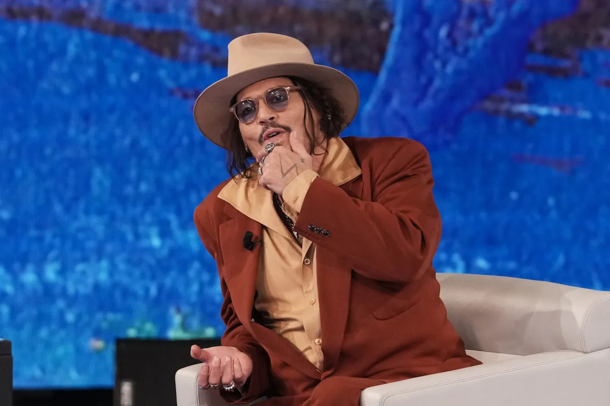 Több mint 200 millióval megkárosították Johnny Depp-et