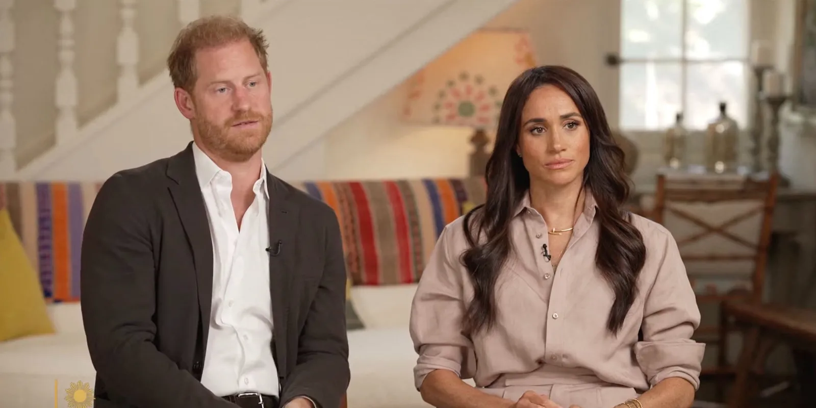 Abszurd helyzetbe került a palota Meghan és Harry miatt