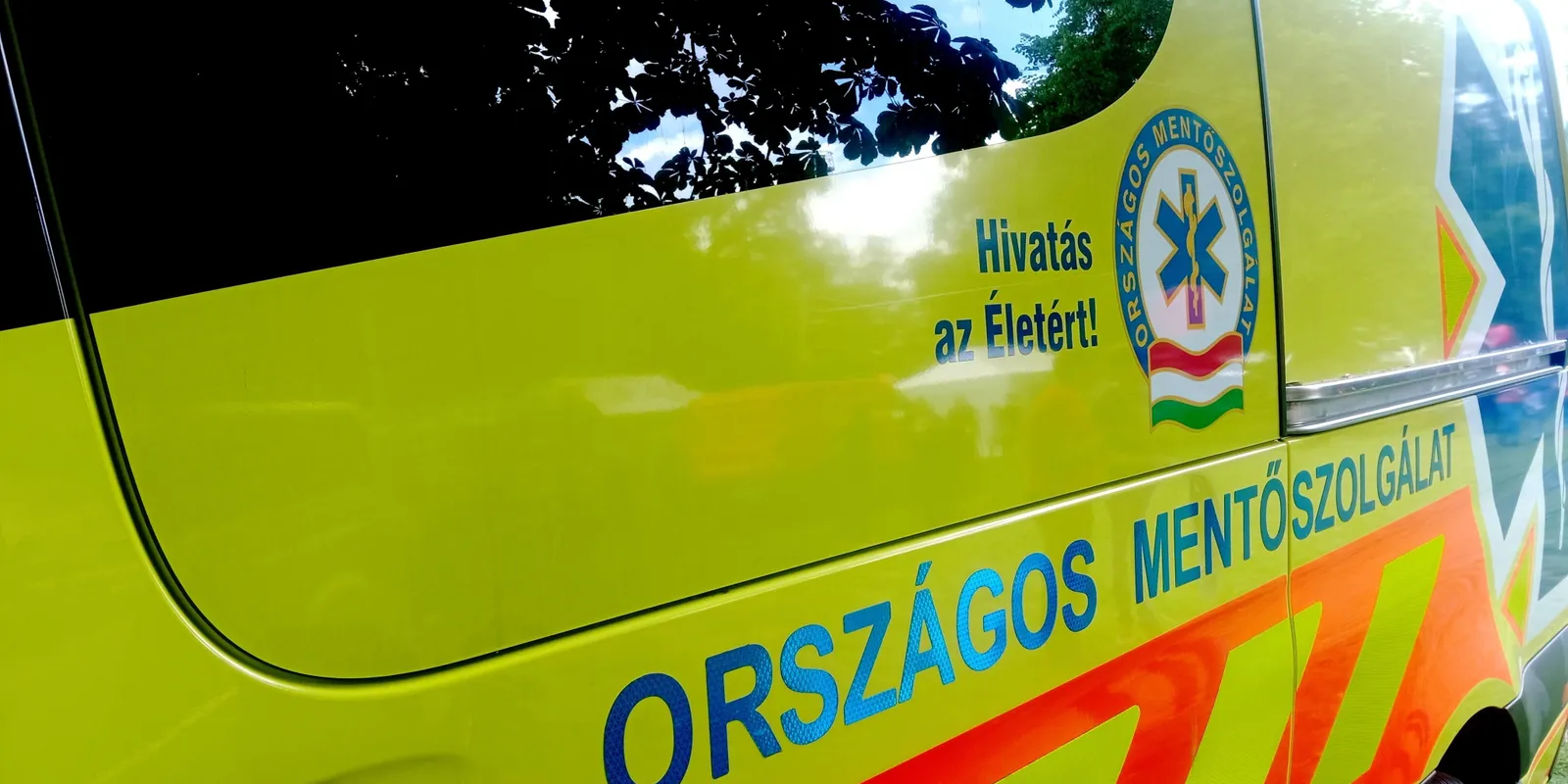 Brutális baleset Balatonszárszón: mozgó vonat alá esett egy férfi