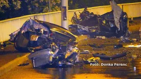 Brutális baleset Szegeden: három részre szakadt az autó - Fotó