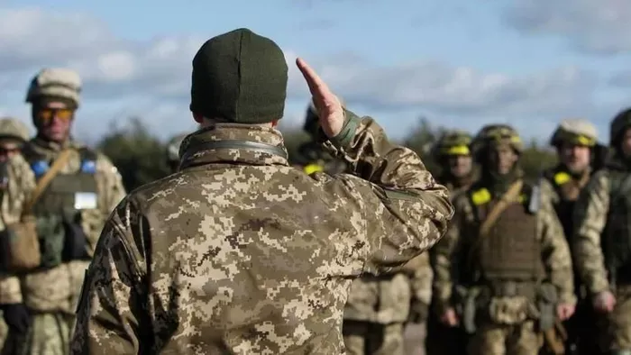 Ukrajnában elkezdték listázni a "szolgálatkerülő" celebeket