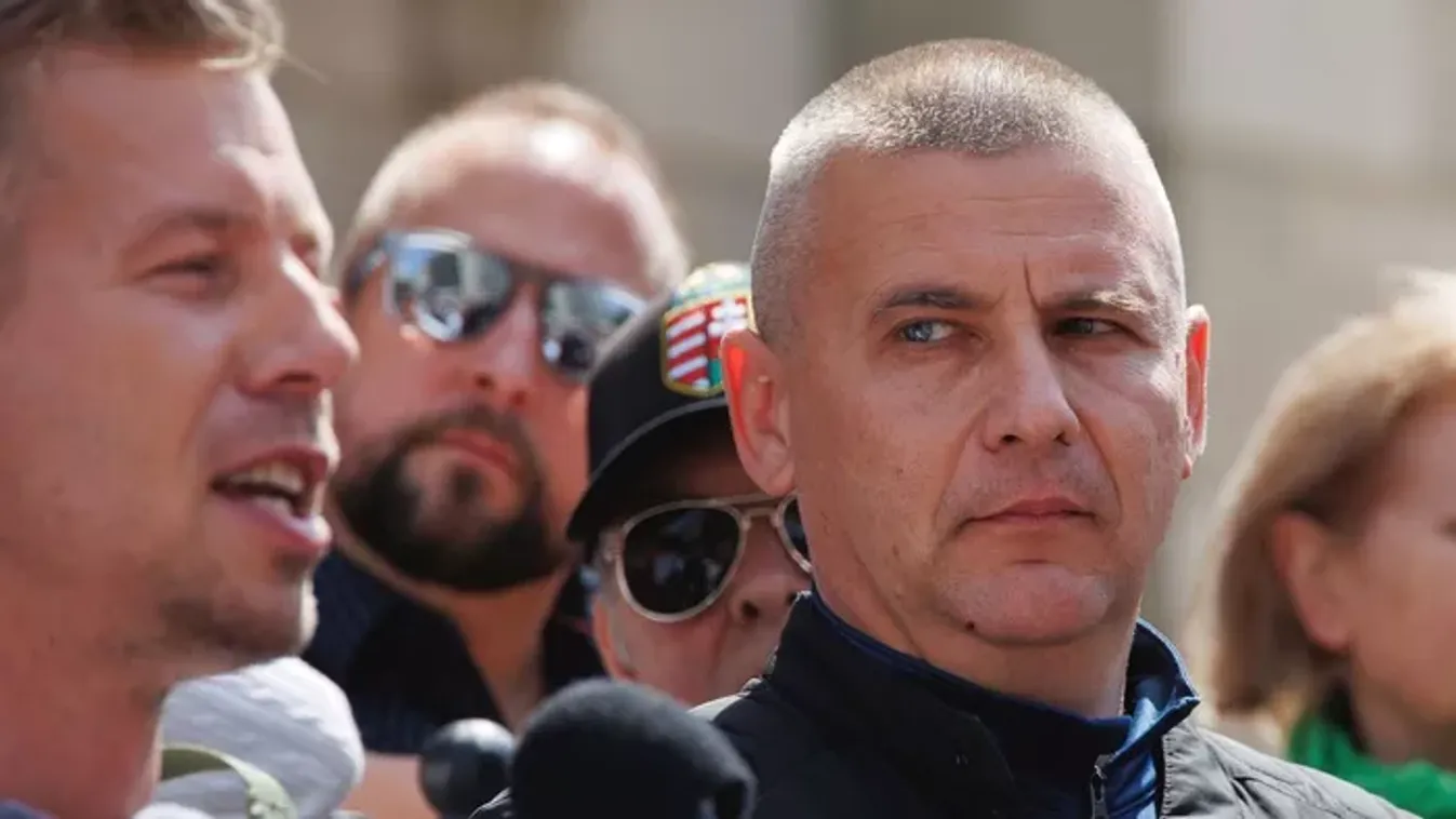 Mit keresnek a katonák Magyar Péter Kossuth téri buliján?