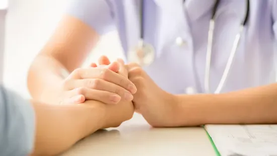 „Nem bírom ezt tovább” - Mellrákkal diagnosztizálták a gyönyörű színésznőt