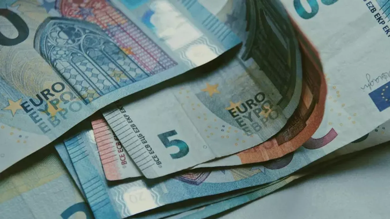 Mit hozna az euro erőltetett bevezetése?