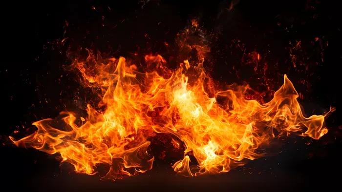 Felcsaptak a lángok Kőbányán, menekültek az emberek