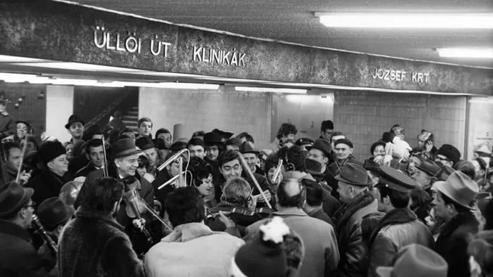 Retró fotókon mutatjuk Budapest föld alatti életét – Galéria