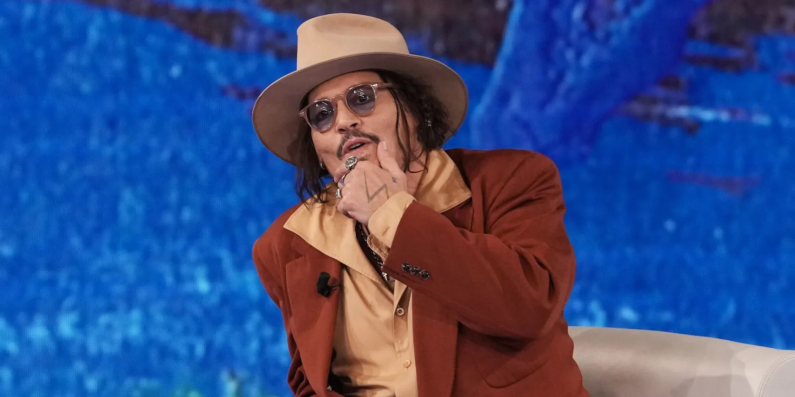 Több mint 200 millióval húzták le Johnny Depp bankszámláját