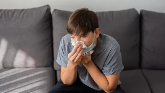 „Minden nap a halállal játszunk” - Több mint 20 halálos allergiával küzd a tízéves kisfiú