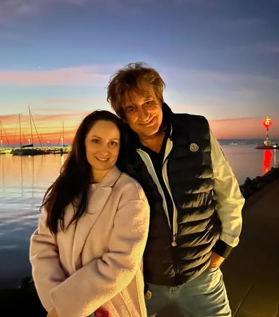 Tihanyi Tóth Csaba felesége Bognár Rita.