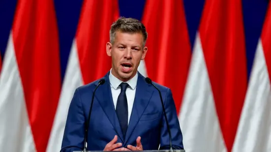 A legdurvább videók: így züllesztette kocsmává a Parlamentet Magyar Péter