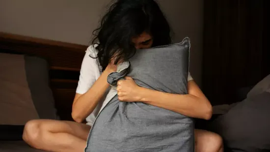 Álmatlan éjszakák gyötörnek? Egy orvos szerint ezeket a dolgokat kerülni kell mindenképp