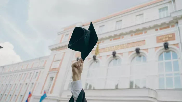 Együtt végzett a főiskolán apa és lánya