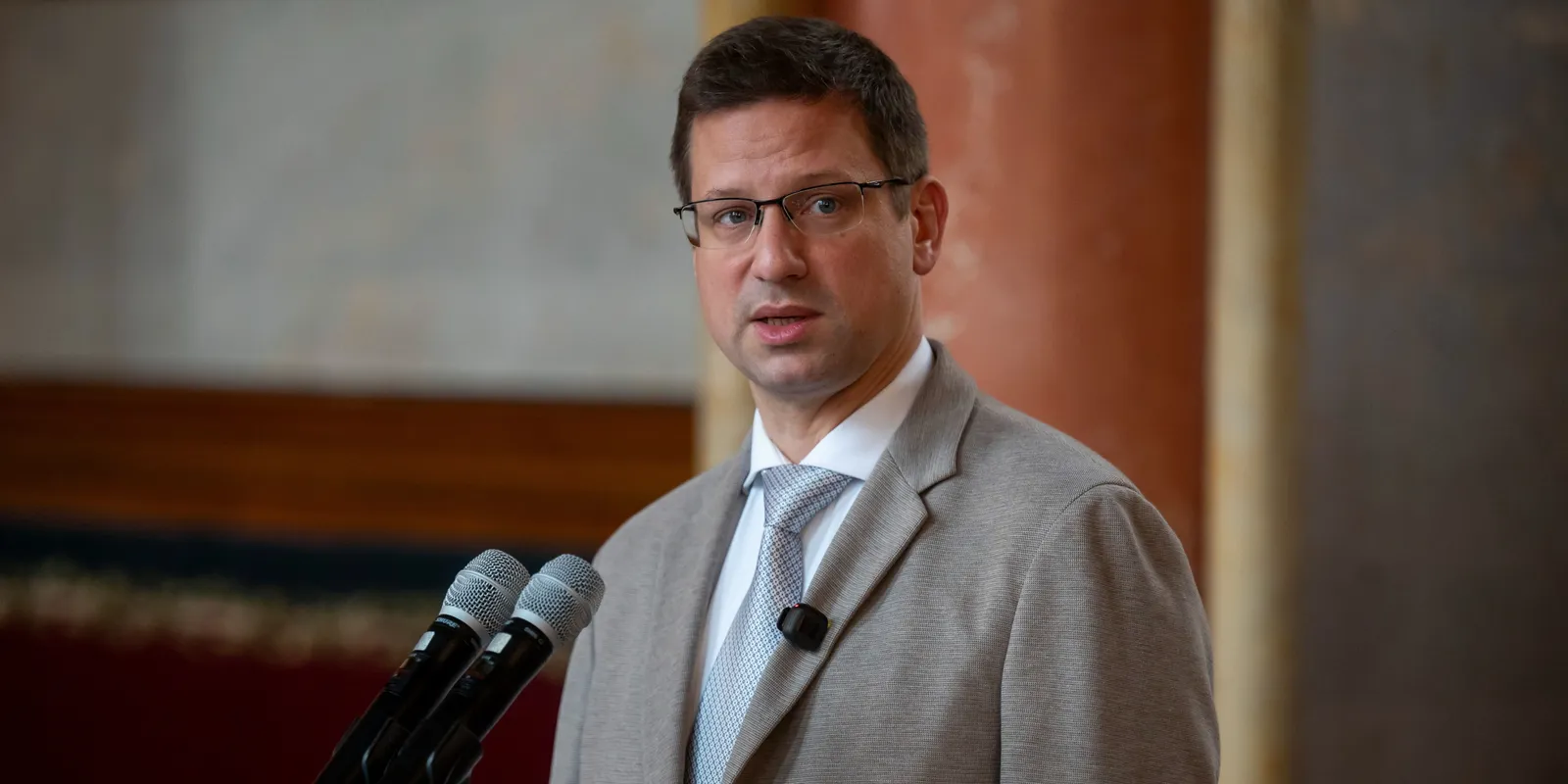 Gulyás Gergely megszólalt a Várnegyed felújításról