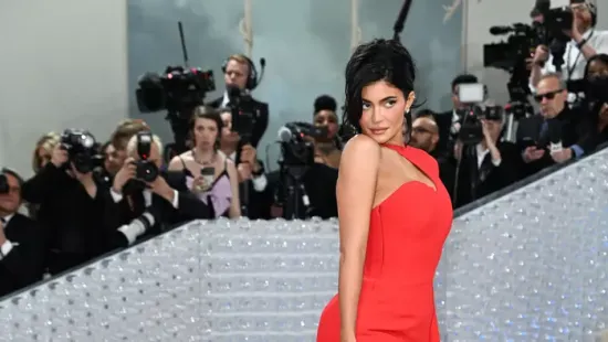 Ismét beperelték: Kylie Jenner újabb házvezetőnőt tett tönkre