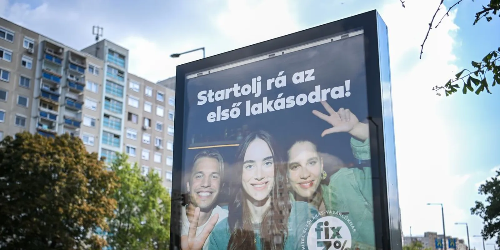 A családtámogatási rendszer eltörlését követeli az Erste Bank