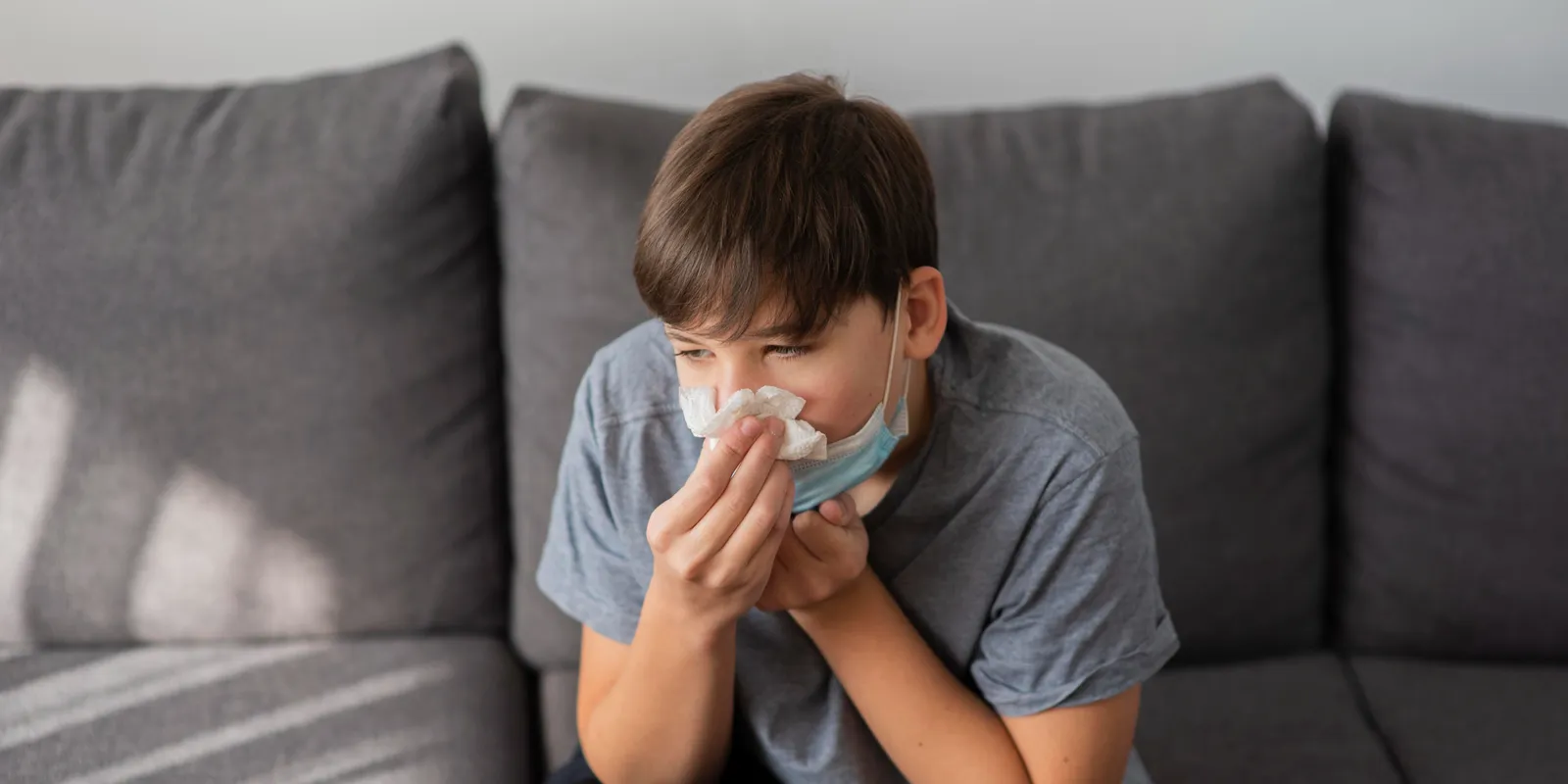 Több tucat halálos allergiával küzd a tízéves kisfiú