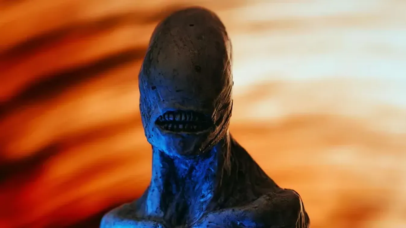 Négy UFO-t sikerült kimenteni egy lezuhant objektumból