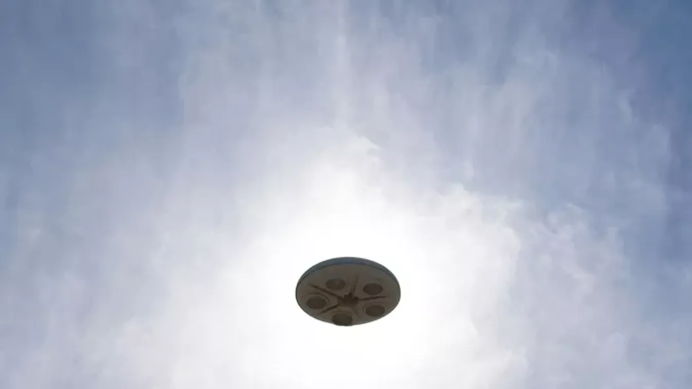 UFO lebegett Kelenföld felett? Felvételek a repülő tárgyról