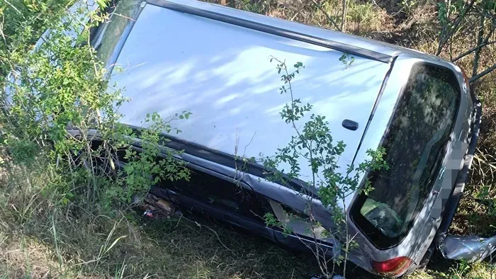 Árokba kötött ki az autó, az utasok eltűntek a helyszínről
