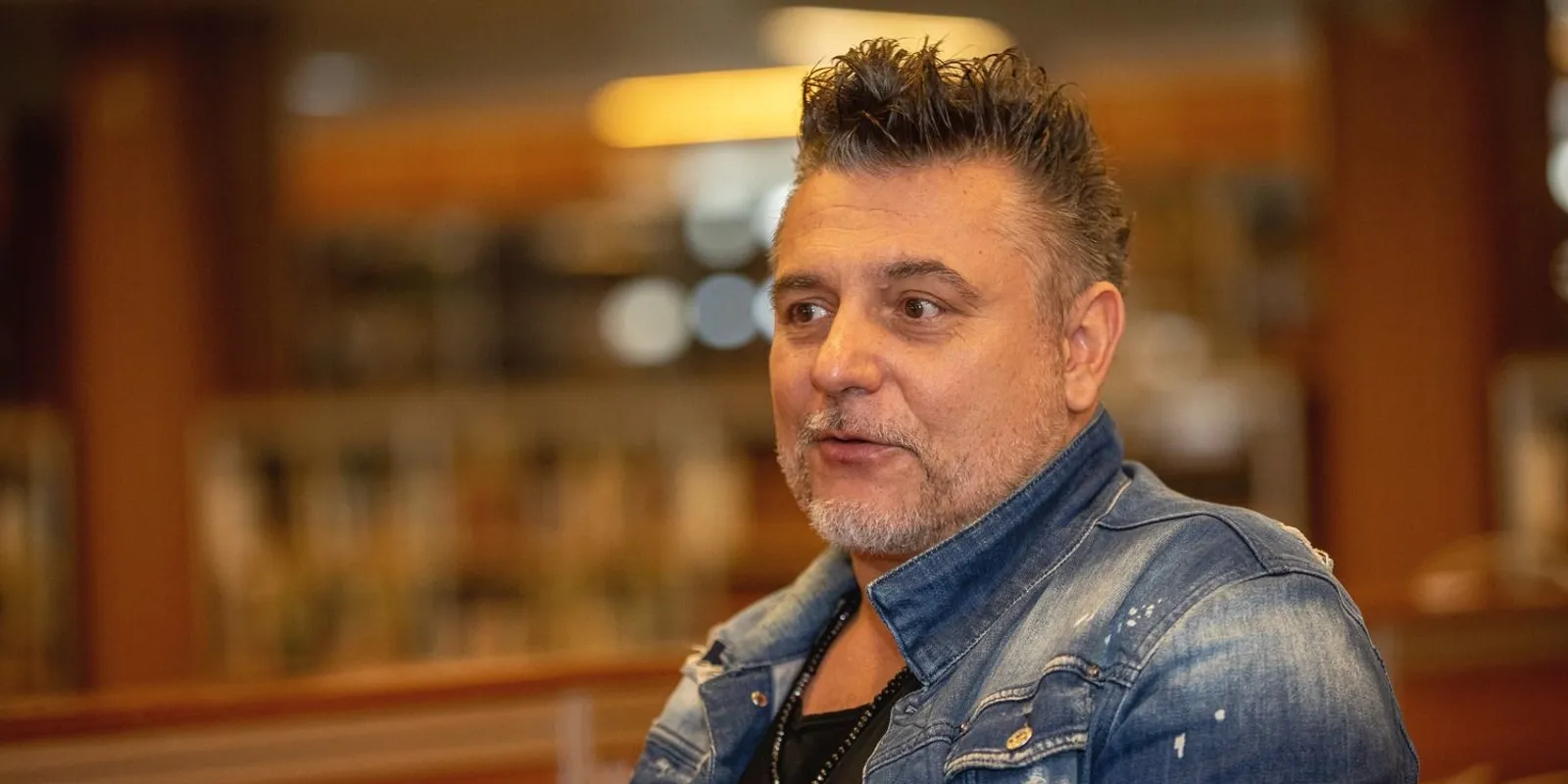 Balesetet szenvedett, kómába került az Irigy Hónaljmirigy gitárosa