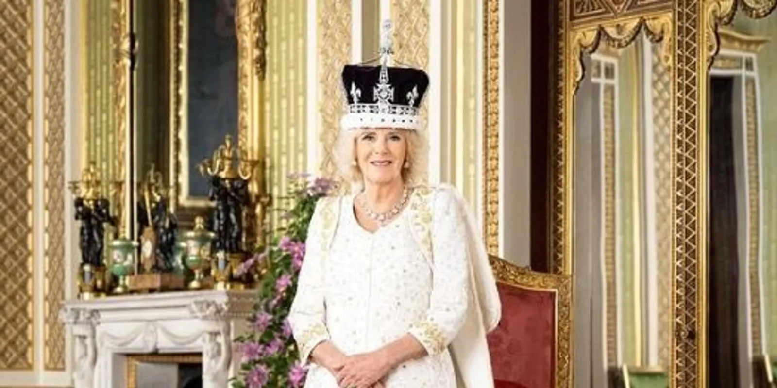 Esküvőjén szegte meg a királyi protokollt Kamilla királyné