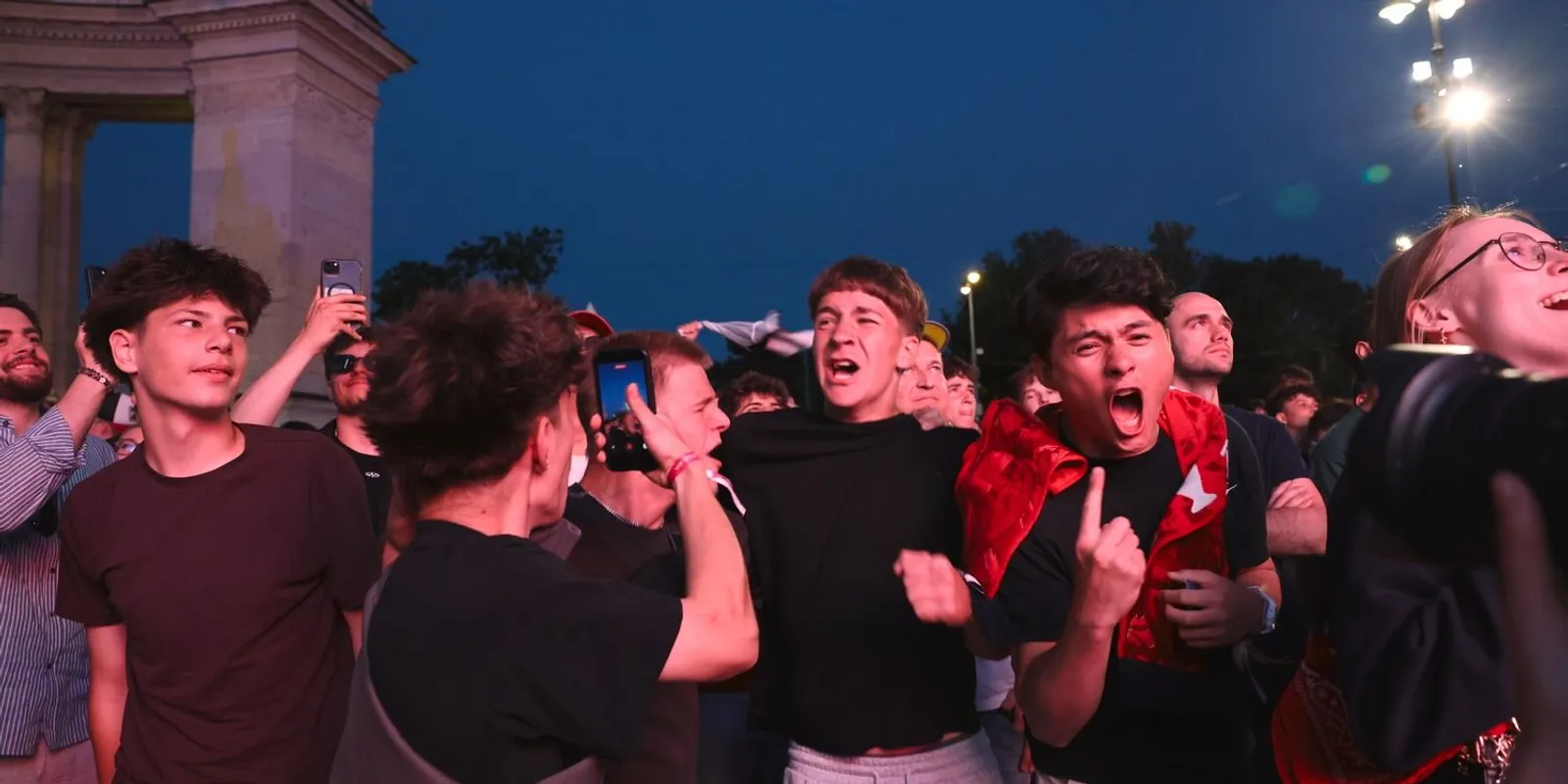 Így ünnepelték meg a Hősök terén a PSG BL-győzelmét - fotók