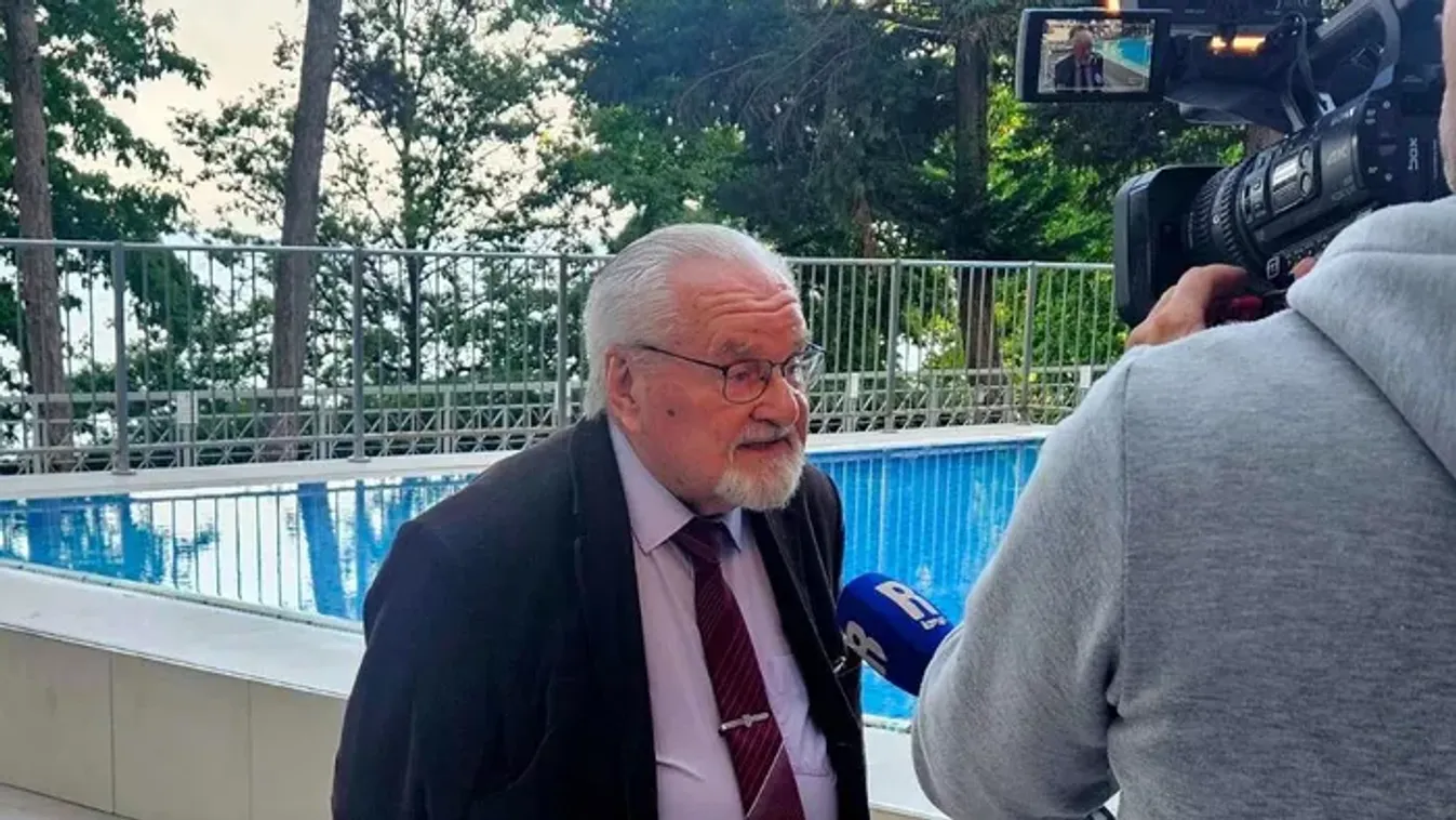 Turisták ezreinek mesél a "magyar bácsi"