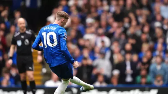 Sosem látott fotó szivárgott ki a Premier League sztárjáról, nem ismernek rá a rajongók