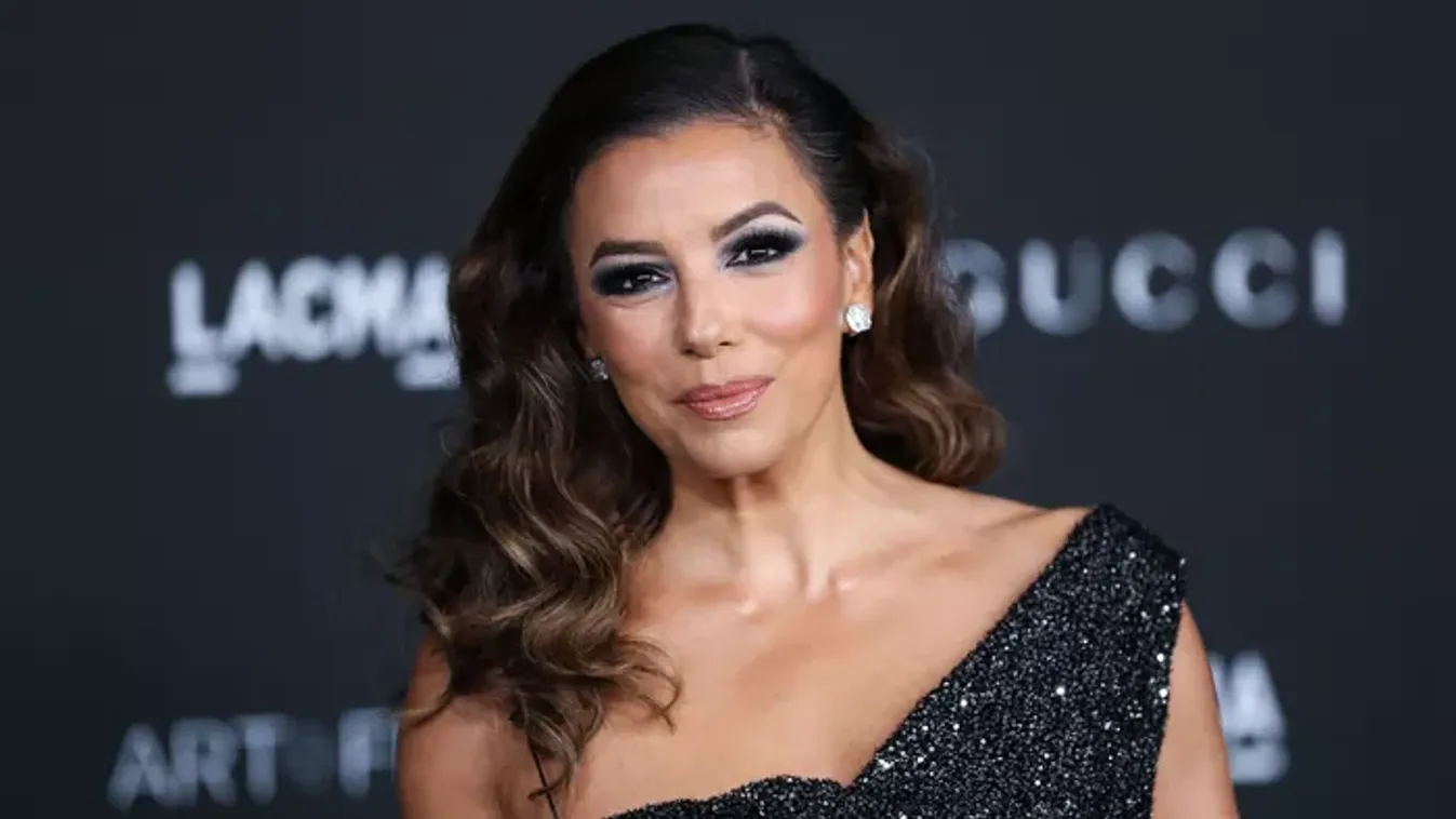 Még nagyobb lett a melle? Eva Longoria szédítő dekoltázst villantott