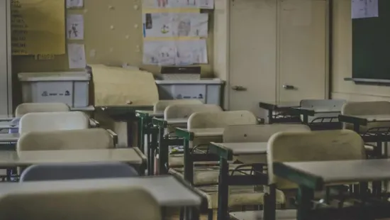 Holtan esett össze az iskolaudvaron a 15 éves fiú, óriási a felháborodás