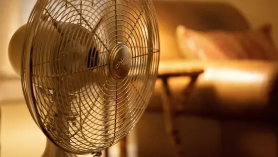Te is ventilátorral szoktál aludni? Ezekre a rejtett veszélyekre figyelj oda
