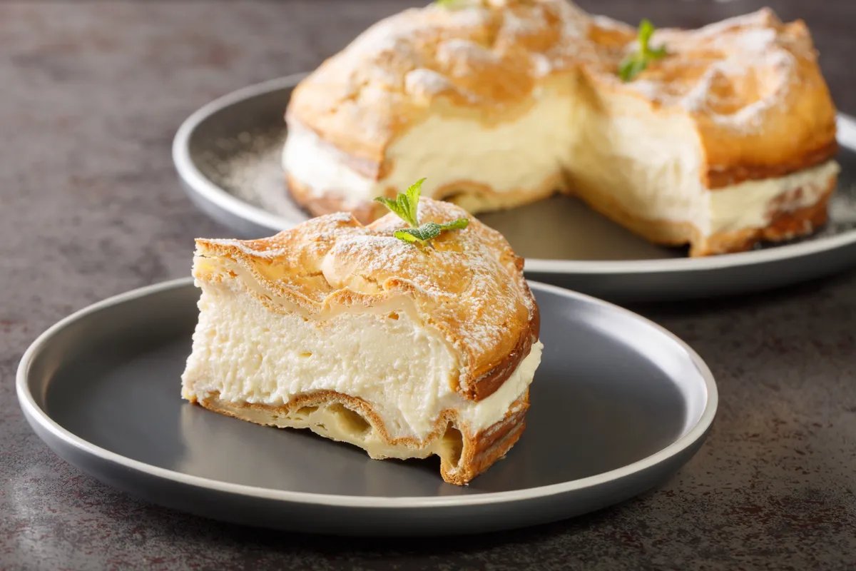 desszert: karpatka Authentic,Polish,Carpathian,Cake,Karpatka,Closeup,On,The,Plate,On